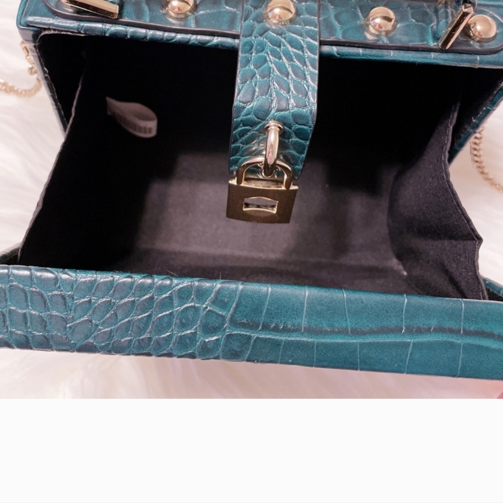 Woman's NWOT PURSE 👜 - Picture 10 of 11